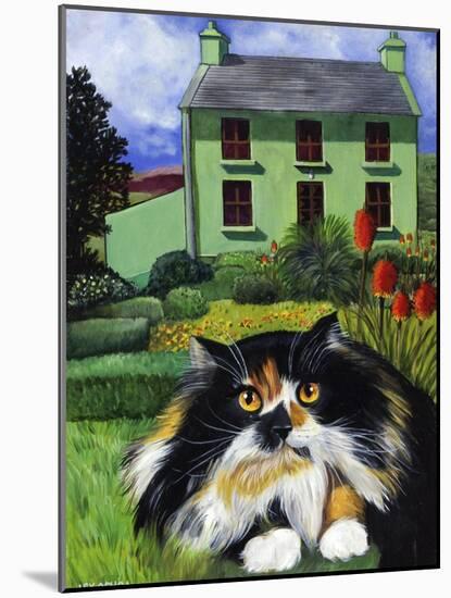 Persian Cat in Ireland (Chat Persan En Irland)-Isy Ochoa-Mounted Giclee Print