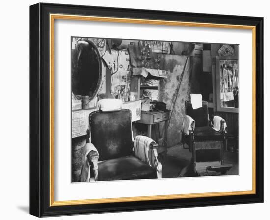 person barber shop in Atlanta, Georgia, 1936-Walker Evans-Framed Photographic Print