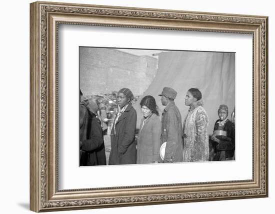 persones in the lineup for food at mealtime in the flood refugee camp, Forrest City, Arkansas, 1937-Walker Evans-Framed Photographic Print