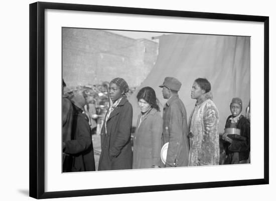 persones in the lineup for food at mealtime in the flood refugee camp, Forrest City, Arkansas, 1937-Walker Evans-Framed Photographic Print