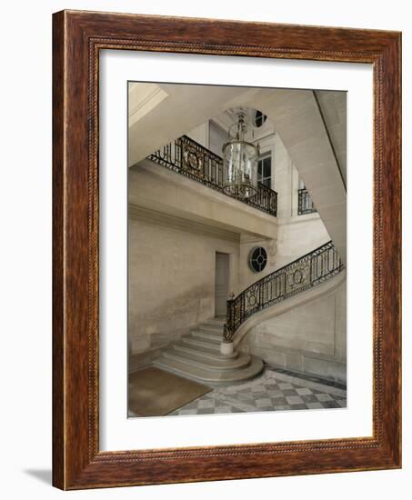 Petit Trianon: Vue du vestibule et de l'escalier, avec la rampe en fer forgé aux chiffres de-null-Framed Giclee Print