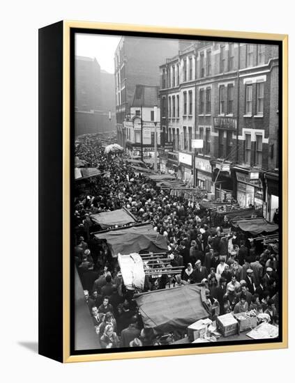 Petticoat Lane Market Christmas Shopping 1960-George Greenwell-Framed Premier Image Canvas