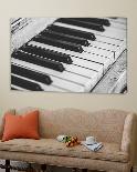 Vintage piano-Pexels-Loft Art