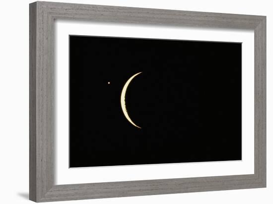 Photo of Venus & Crescent Moon-Fred Espenak-Framed Photographic Print