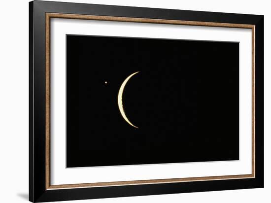 Photo of Venus & Crescent Moon-Fred Espenak-Framed Photographic Print