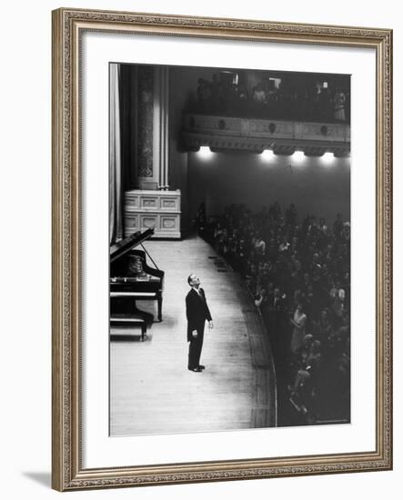 Pianist Vladimir Horowitz Receives Standing Ovation Upon Return to Concert Stage at Carnegie Hall-Alfred Eisenstaedt-Framed Premium Photographic Print