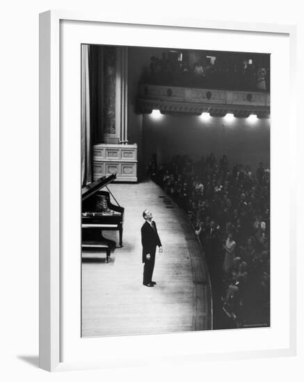 Pianist Vladimir Horowitz Receives Standing Ovation Upon Return to Concert Stage at Carnegie Hall-Alfred Eisenstaedt-Framed Premium Photographic Print