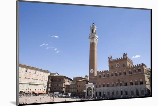 Piazza Del Campo, Palazzo Pubblico, Sienna, Tuscany, Italy-Martin Child-Mounted Photographic Print