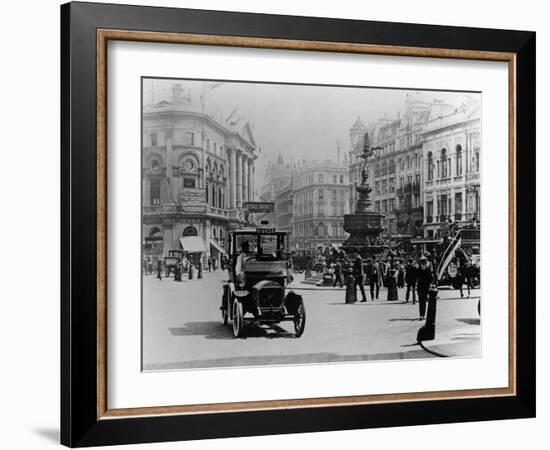 Piccadilly Circus, 1910-null-Framed Photographic Print