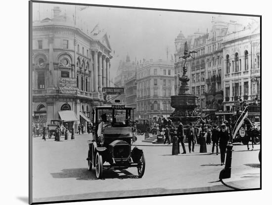 Piccadilly Circus, 1910-null-Mounted Photographic Print