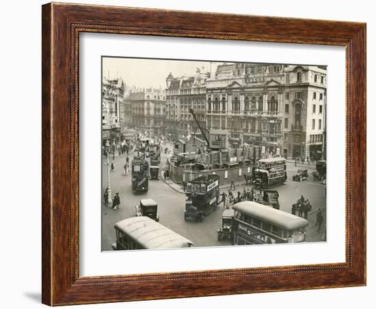 Piccadilly Circus 1928-null-Framed Photographic Print