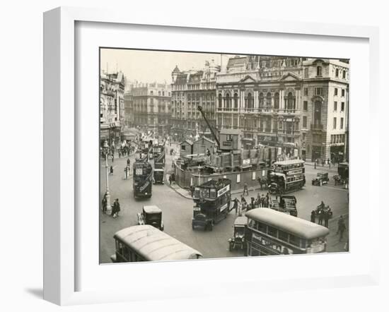 Piccadilly Circus 1928-null-Framed Photographic Print