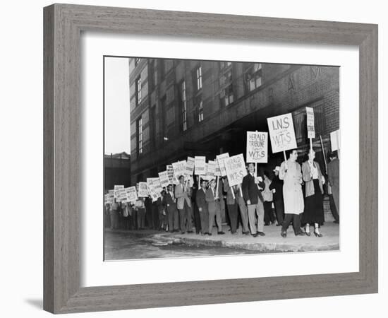 Picket Line of the Newspaper Guild of New York in 1950-null-Framed Photo