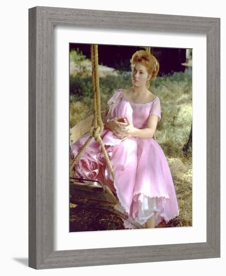 PICNIC, 1956 directed by JOSHUA LOGAN Kim Novak (photo)-null-Framed Photo