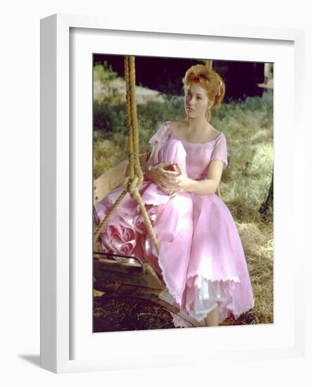 PICNIC, 1956 directed by JOSHUA LOGAN Kim Novak (photo)-null-Framed Photo