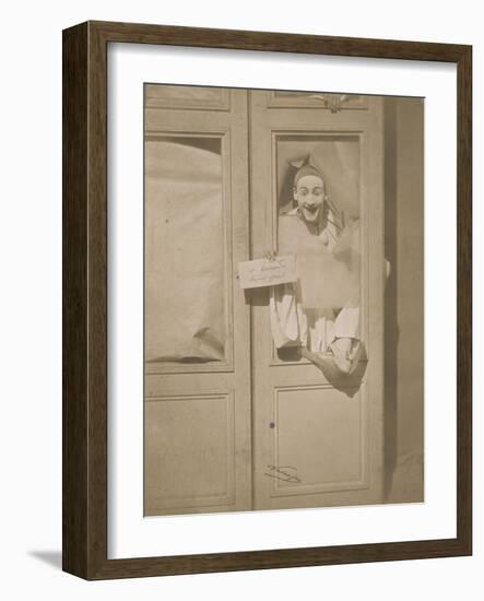 Pierrot enjambant une porte-fenêtre-Gaspard Félix Tournachon-Framed Giclee Print