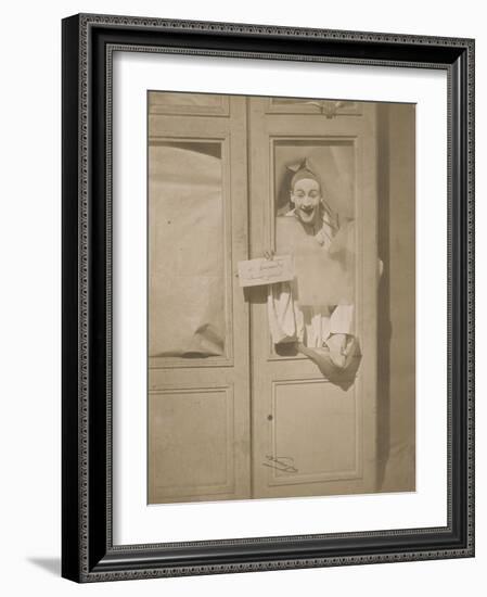 Pierrot enjambant une porte-fenêtre-Gaspard Félix Tournachon-Framed Giclee Print