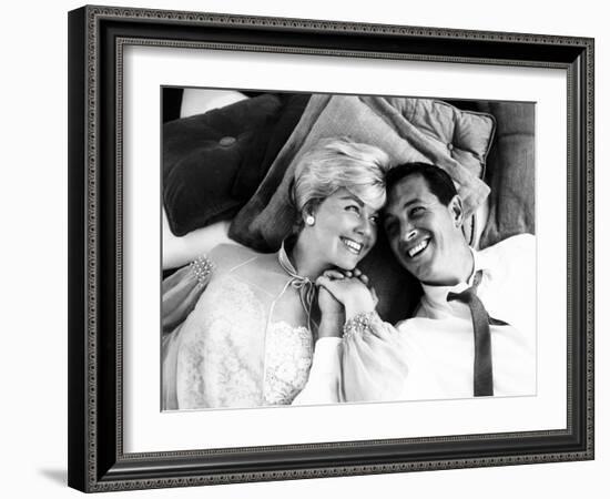 Pillow Talk, Doris Day, Rock Hudson, 1959-null-Framed Photo