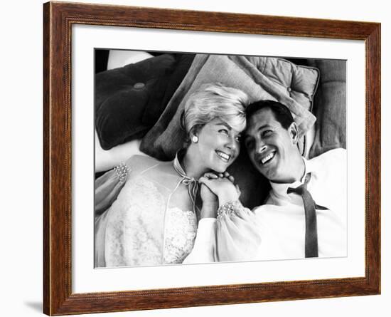 Pillow Talk, Doris Day, Rock Hudson, 1959-null-Framed Photo