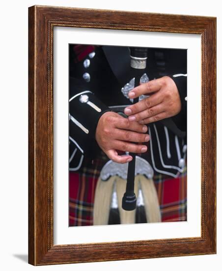 Piper, Edinburgh, Scotland-Doug Pearson-Framed Photographic Print