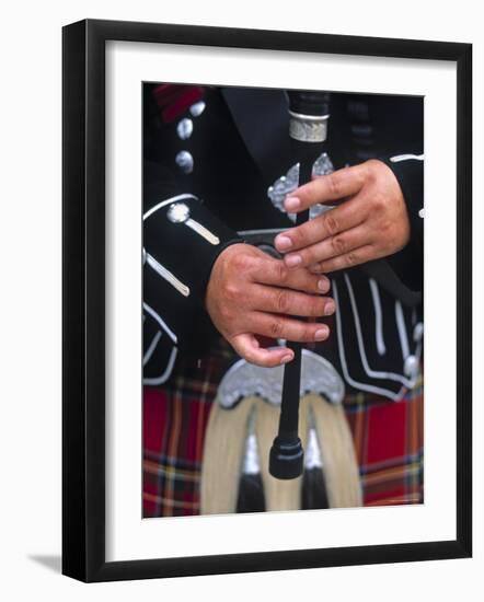 Piper, Edinburgh, Scotland-Doug Pearson-Framed Photographic Print