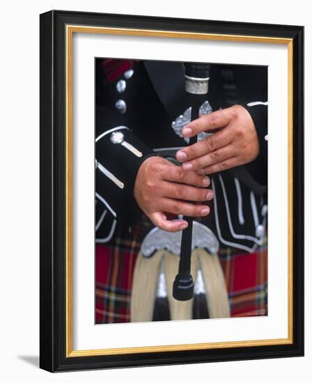 Piper, Edinburgh, Scotland-Doug Pearson-Framed Photographic Print