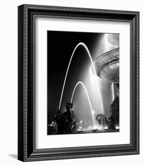 Place de la Concorde 1949-Izis-Framed Art Print