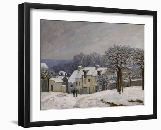 Place du Chenil à Marly, effet de neige-Alfred Sisley-Framed Giclee Print