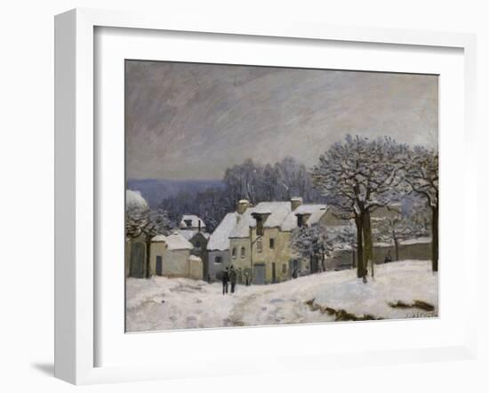 Place du Chenil à Marly, effet de neige-Alfred Sisley-Framed Giclee Print