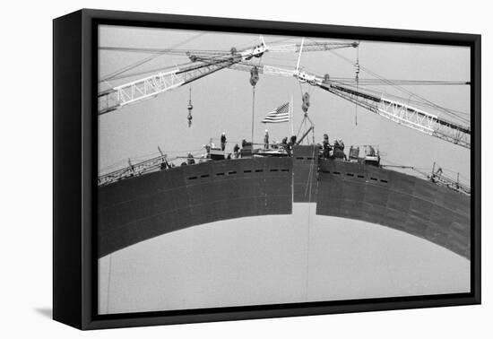 Placing Keystone into Gateway Arch in St. Louis-null-Framed Premier Image Canvas