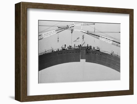 Placing Keystone into Gateway Arch in St. Louis-null-Framed Photographic Print