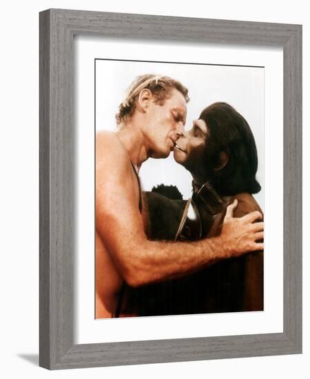 Planet Of The Apes, Charlton Heston, Kim Hunter, 1968-null-Framed Photo