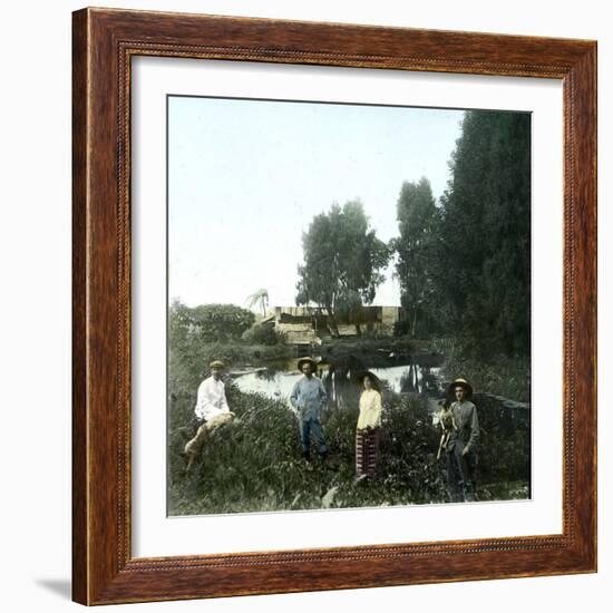 Plantation Workers on the Island of Java (Indonesia), around 1900-Leon, Levy et Fils-Framed Photographic Print