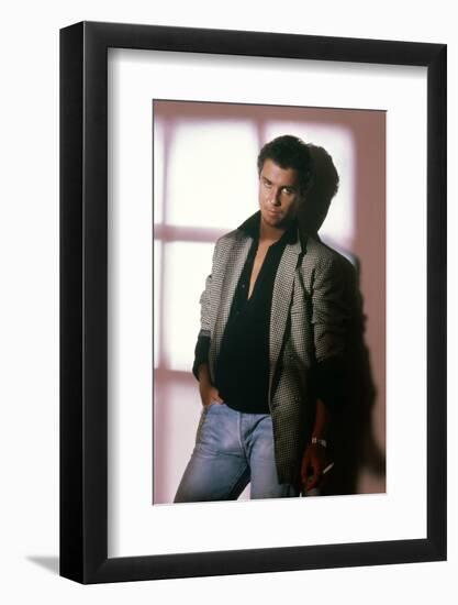 Police Federale Los Angeles TO LIVE AND DIE IN L.A. by Williamm Friedkin with William Petersen(d'ap-null-Framed Photo