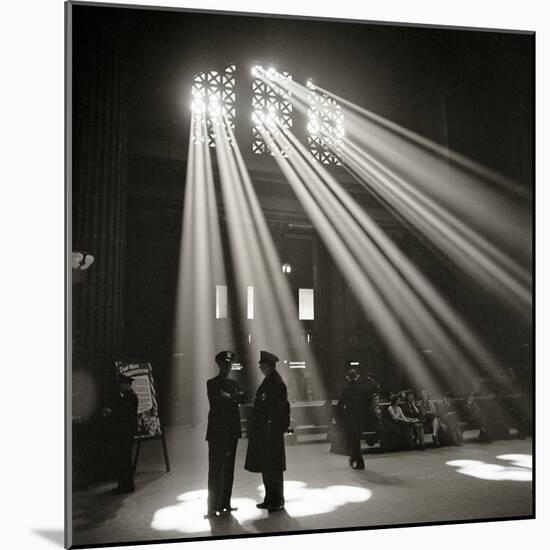 Police in Waiting Room of the Union Station, Chicago-null-Mounted Photographic Print