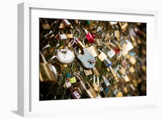 Pont des Arts I-Erin Berzel-Framed Photographic Print