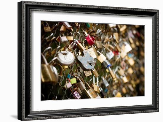 Pont des Arts I-Erin Berzel-Framed Photographic Print