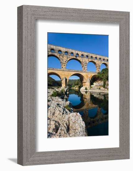 Pont du Gard, Vers Pont-du-Gard, Gard Department, Languedoc-Roussillon, France. Roman aqueduct c...-null-Framed Photographic Print