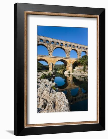 Pont du Gard, Vers Pont-du-Gard, Gard Department, Languedoc-Roussillon, France. Roman aqueduct c...-null-Framed Photographic Print