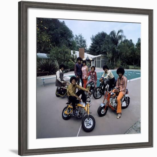 Pop Group Jackson Five: Jackie, Parents Joe and Katherine, Marlon, Tito, Jermaine and Michael-John Olson-Framed Premium Photographic Print