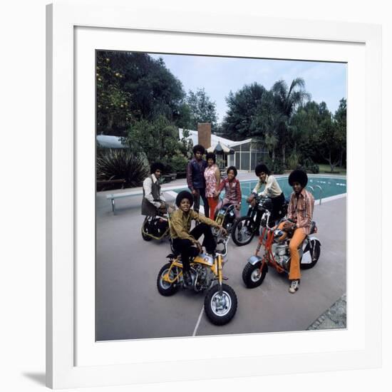 Pop Group Jackson Five: Jackie, Parents Joe and Katherine, Marlon, Tito, Jermaine and Michael-John Olson-Framed Premium Photographic Print