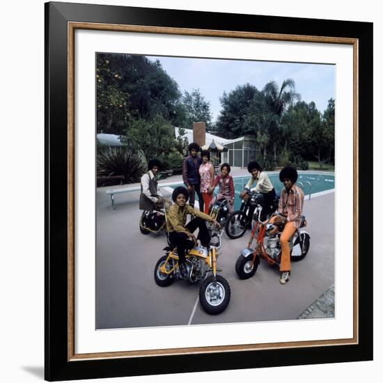 Pop Group Jackson Five: Jackie, Parents Joe and Katherine, Marlon, Tito, Jermaine and Michael-John Olson-Framed Premium Photographic Print