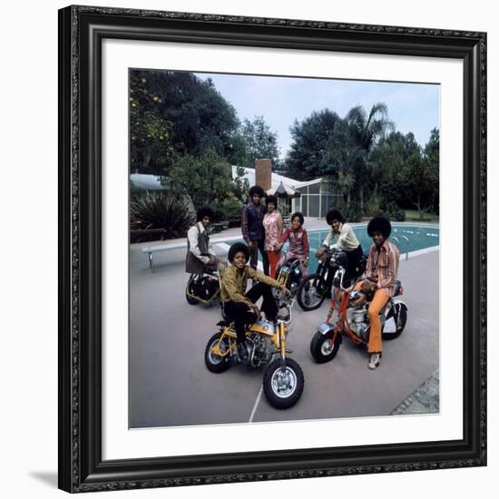 Pop Group Jackson Five: Jackie, Parents Joe and Katherine, Marlon, Tito, Jermaine and Michael-John Olson-Framed Premium Photographic Print