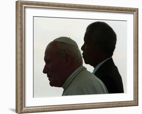 Pope John Paul II and South African President Nelson Mandela-null-Framed Photographic Print