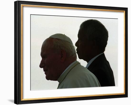 Pope John Paul II and South African President Nelson Mandela-null-Framed Photographic Print