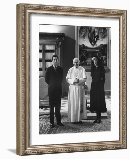 Pope John Paul II Meets with Prince Charles and Princess Diana in the Vatican-null-Framed Photographic Print