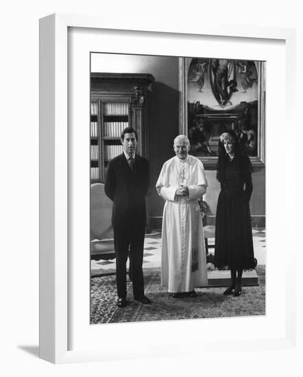 Pope John Paul II Meets with Prince Charles and Princess Diana in the Vatican-null-Framed Photographic Print