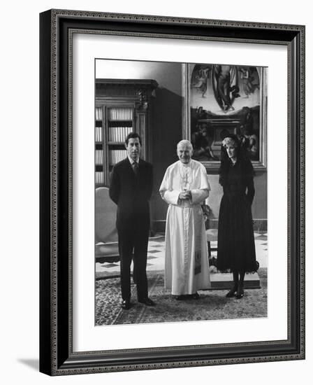 Pope John Paul II Meets with Prince Charles and Princess Diana in the Vatican-null-Framed Photographic Print