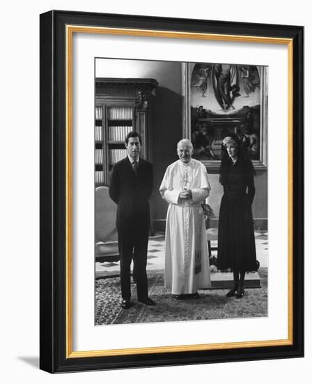 Pope John Paul II Meets with Prince Charles and Princess Diana in the Vatican-null-Framed Photographic Print