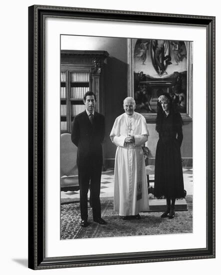 Pope John Paul II Meets with Prince Charles and Princess Diana in the Vatican-null-Framed Photographic Print